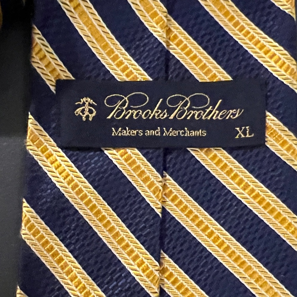 Brooks Brothers Striped Navy and Yellow Men's Tie - Classic Diagonal Design XL - Picture 3 of 4